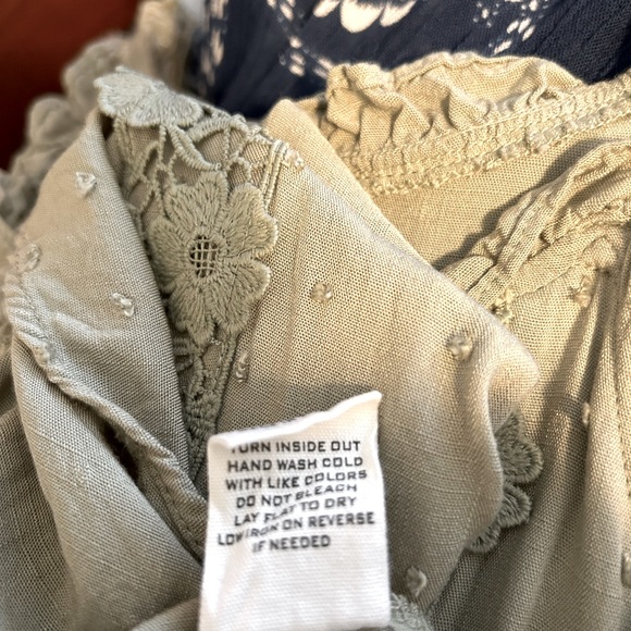 Dainty Sage green tank top - Picture 5 of 5